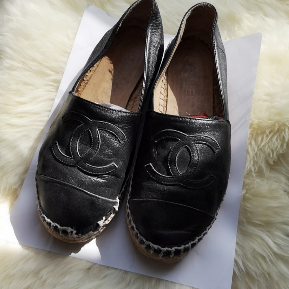 Authentic Black leather Chanel espadrilles size 37